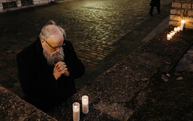 В Таллинне на улице Харью почтили память жертв мартовской бомбардировки 1944 года.