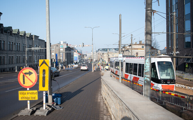 Ремонт трамвайных путей на перекрестке Тартуского шоссе и улицы Лубья.