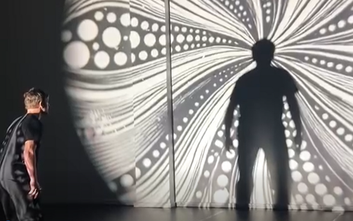 Zuga Ühendatud Tantsijate lavastus 