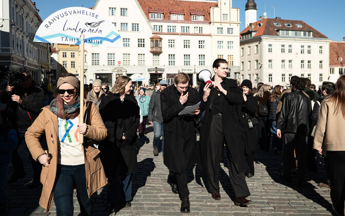 Rahvusvahelise luulepäeva tähistamine Tallinna kesklinnas