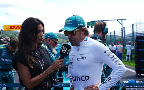 Fernando Alonso andmas intervjuud oma elukaaslasele Melissa Jimenezele.