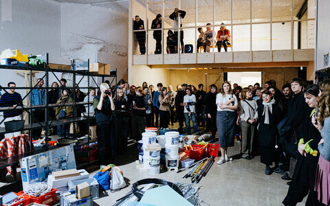 Asmus Soodla isikunäitus „Tööriistaruum, galerii” ja Grupinäitus „Täheldusi vahetust lähedusest“ EKA Galerii laoruumis