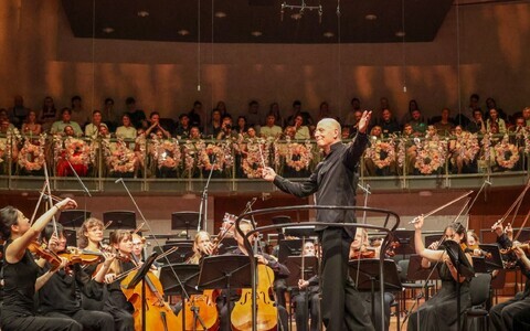 Pärnu muusikafestivali avakontsert 2025. aastal, dirigent Paavo Järvi