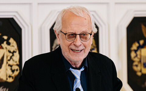 Тийт Хенносте.