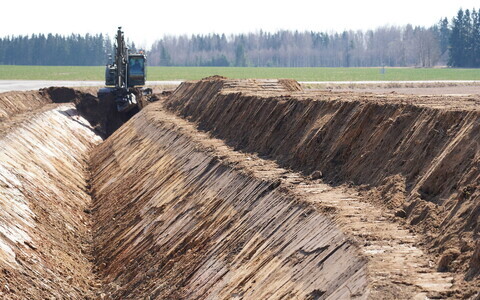 EDF's 2nd Infantry Brigade building anti-tank ditches for the Baltic Defense Line in Setomaa in April 2026.