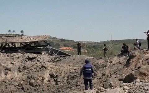 Разрушенный мост в Ливане.