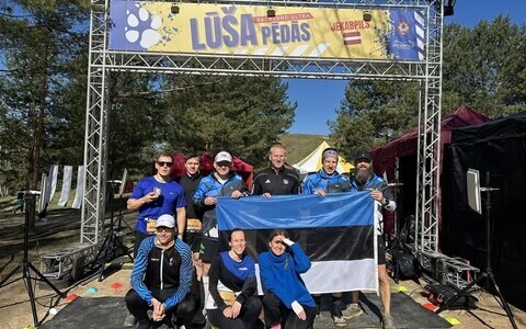 Eestlased Jekabpilsis enne esimest starti.