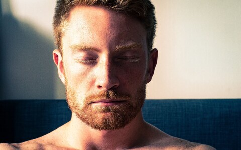 Selgus, et kui inimene paneb silmad kinni, muutub tema ajutegevuse muster märgatavalt.