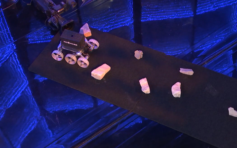 Kuupkulgur on ehitatud kaheühikuliseks, mis tähendab, et masina peale läheb täpselt 10x20x20 sentimeetrit suurune seade,